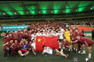 黄博文社媒鼓励U23国足：带着希望离开吉达，未来是你们的